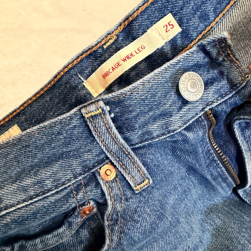 Levi's Ribcage Wide Leg 25 - Picture 4 of 6